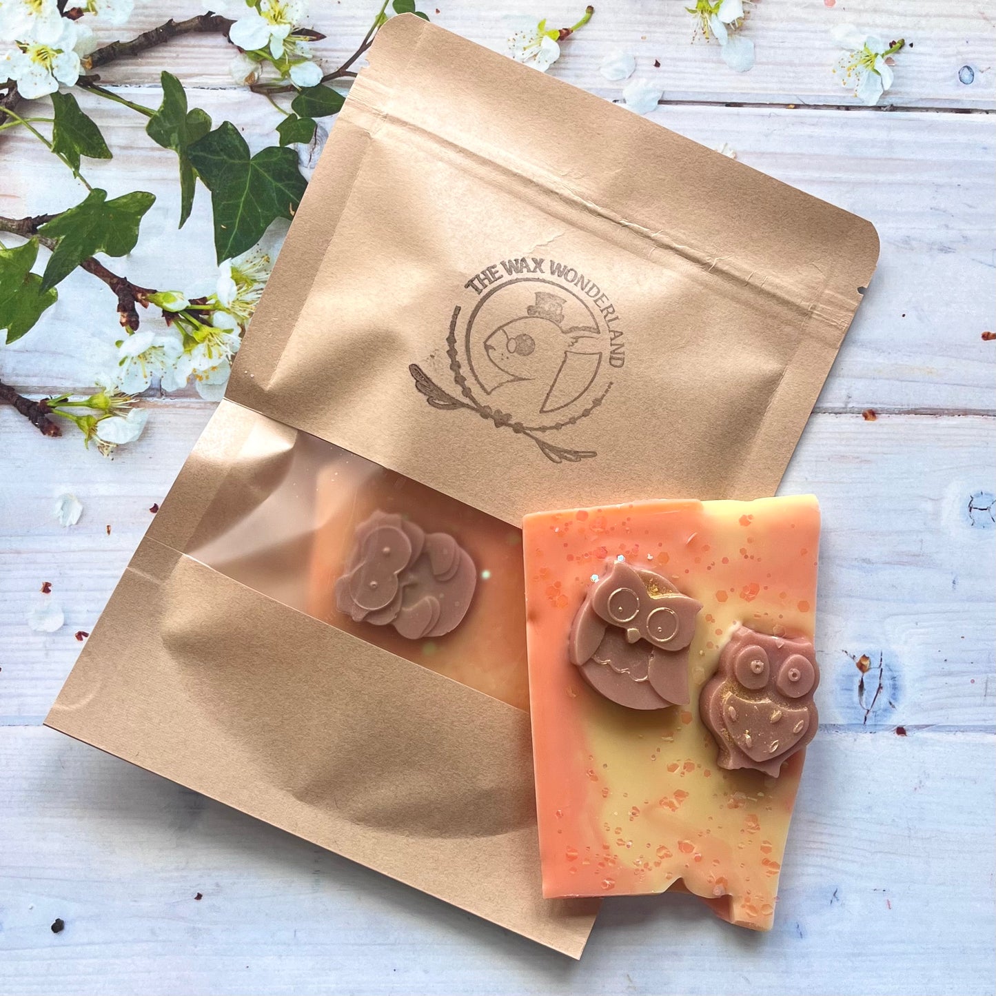 Odour Eliminator Soft Amber & Cotton Blossom ~ 60g Brittle Bag