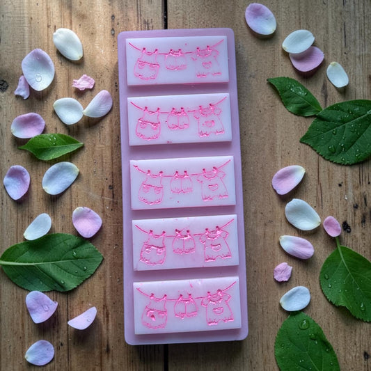 Lenny Midsummer Memories ~ Little Laundry Wax Melt Snap Bar