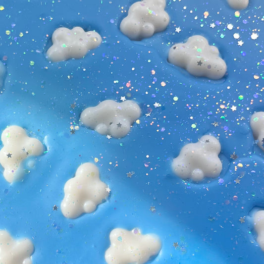 Ari in the Clouds ~ 70g Brittle Bag